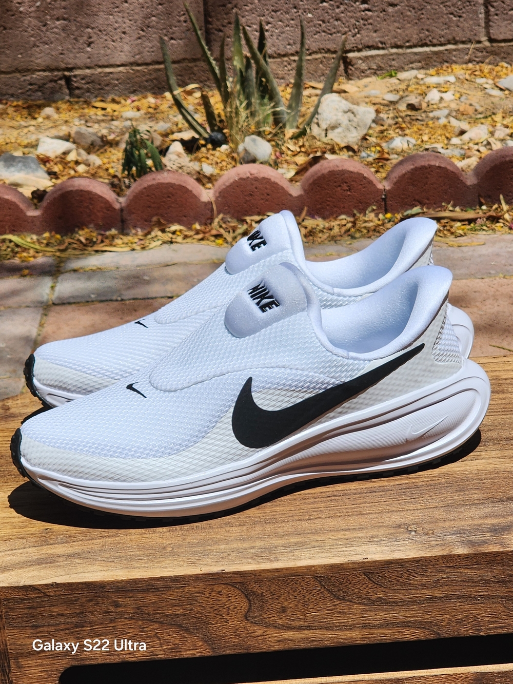 Nike Revolution 8 EasyOn Men's White Road Running Shoes Size 7.5/Women Size 9 - Picture 4 of 9